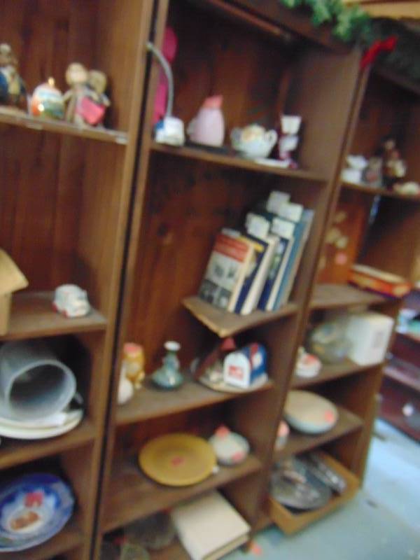 lot 3197 image: Contents of Shelving Unit - Books