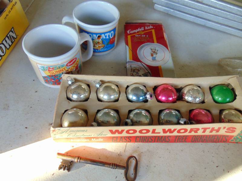 lot 3119 image: Campbells Soup and Shiny Brites