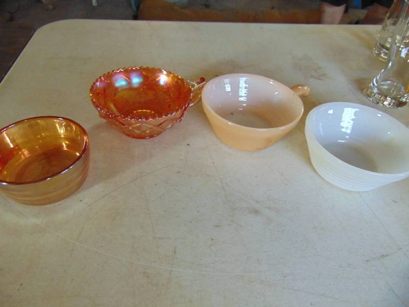 lot 3121 image: Fireking and Carnival Glass