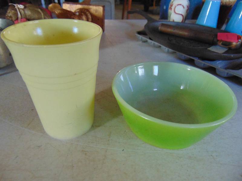 lot 3127 image: Fireking Bowl and Glass Tumbler