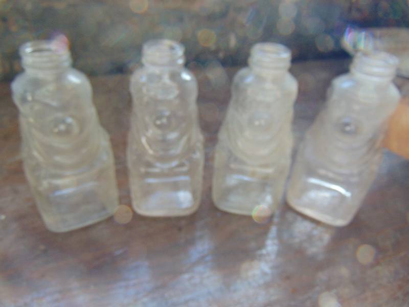 lot 3109 image: Grapette Clown Banks - No lids