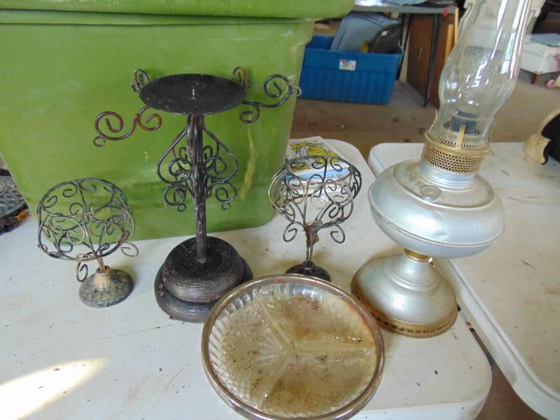 lot 3117 image: Assortment of Lamps - Decor