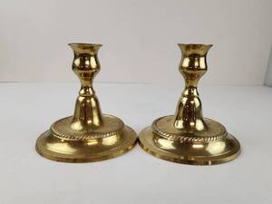 lot 104 image: Vintage Brass Candlestick Holders Pair