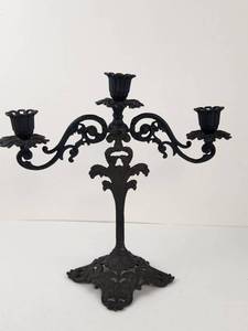 lot 110 image: Antique Cast Iron 3-Light Candelabra Candle Holder