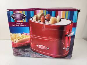 lot 121 image: Nostalgia Electrics Pop-Up Hot Dog Toaster Retro Series