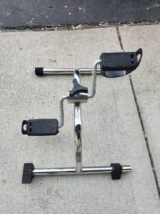 lot 137 image: Battle Creek Pedlar Pedal Exerciser