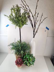 lot 210 image: Assorted Artificial Plants and Florals Lot
