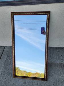 lot 216 image: Vintage Solid Wood Rectangular Framed Wall Mirror