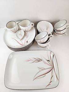 lot 235 image: Vintage MCM Winfield Ware Dragon Flower Dinnerware Set