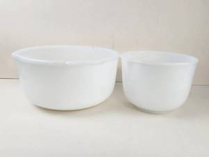 lot 237 image: Vintage Glasbake Bowls for Sunbeam Lot of 2 Marked 28 and 19