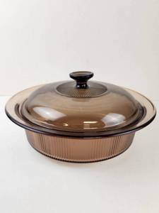 lot 238 image: Corning Vision 2.5 Qt Covered Casserole Dish with Lid V-33-B