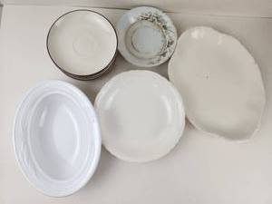 lot 242 image: Vintage Lot of Assorted White Dishes Incl. Corning Oval Dish and Alfred Meakin Plate
