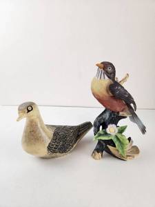 lot 261 image: Pair of Vintage Birds D. Grossman Robin Bird
