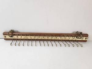 lot 267 image: Vintage Wood Tie Rack with 18 Swivel Wire Hooks, Brown Bar with Gold-Tone Strip