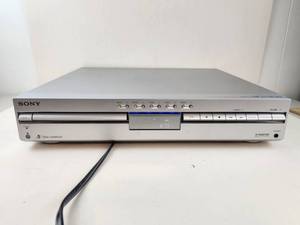 lot 279 image: Sony DVD Home Theatre System 5 Disc Changer DAV-BC150 Tested