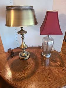 lot 905 image: Table lamps, 24 and 22in tall