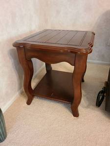 lot 911 image: FBIS side table with pull-out tray, 24x23x26, matches lots 908 and 920