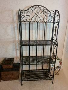lot 925 image: Metal bakers rack 64x28x14, folds for moving