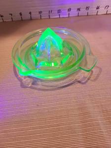 lot 1004 image: Uranium Glass Citrus Reamer