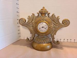 lot 1018 image: Decorative Quartz Tabletop Clock Roman Numeral Dial, heavy
