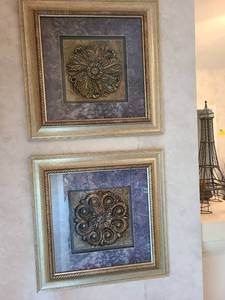 lot 1031 image: 2 Framed wall decor 16x16