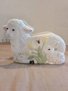 lot 1039 image: Lenox Butterfly Meadow Lamb and Bunny Napkin Holder