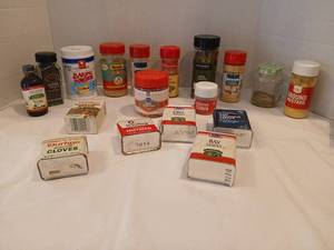 lot 1109 image: Assorted Spice Lot Schilling Nutmeg, Durkee Cloves, Kroger Bay Leaves and more