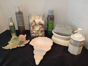 lot 1127 image: Fragrance Sprays and Bath Decor Lot one soap dishes previous cracked and repaired