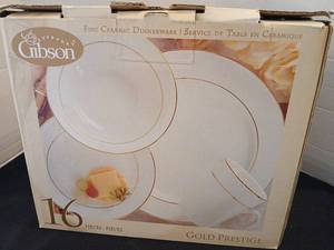 lot 1138 image: Gibson Gold Prestige Ceramic Dinnerware Set 16 Piece Service for 4 new in box