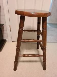 lot 1201 image: Wooden stool, 24in tall