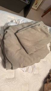 lot 1303 image: Twin Set of Beige Sheets with Mattress Cover