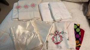 lot 1305 image: Assorted Pillowcases
