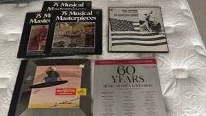 lot 1316 image: Vinyl Record Sets 75 Musical Masterpieces, RCA Victor, Tex Ritter