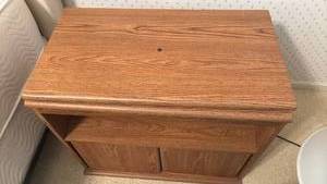 lot 1329 image: Swivel top tv stand 24x29x16