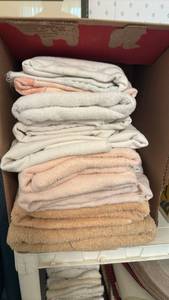 lot 1332 image: Bath Towels