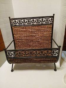 lot 1423 image: Magazine Rack with Scrolled Cutout Panels 18x16x8.5