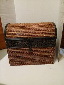 lot 1424 image: Dome Lid Storage Chest with Latch and Side Handles 14x15x10