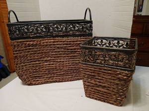 lot 1425 image: Set of 2 Storage Baskets, Large and Small, With Handles 15x16x8 and 10x8x8