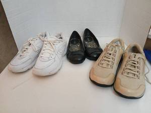 lot 1508 image: 7.5 m ladies Shoe Lot of 3 Pairs New Balance Mudd Clarks Springers Shoes