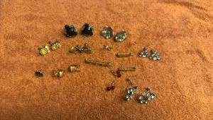 lot 1904 image: Earrings and more