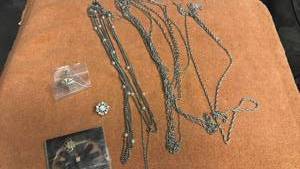 lot 1913 image: Necklaces, cufflinks and more