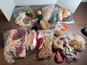 lot 3103 image: Crafting supplies