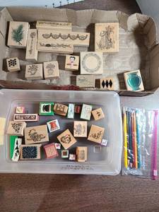 lot 3116 image: Rubber stamps and colored pencils