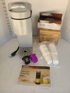 lot 3211 image: Keurig K-Mini, accessories