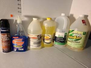 lot 3212 image: Window cleaner, ammonia, vinegar, more