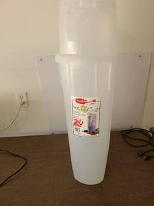 lot 3239 image: Rubbermaid Wrap n Craft Storage Bin 33.38 in Tall
