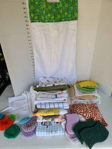 lot 3308 image: Kitchen towels, potholders, scrubbies, aprons.