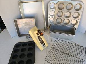 lot 3323 image: Sunbeam, hand mixer and bakeware