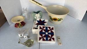 lot 3330 image: Coasters, glass whale and more