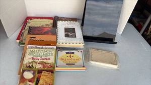 lot 3331 image: Cookbooks and more